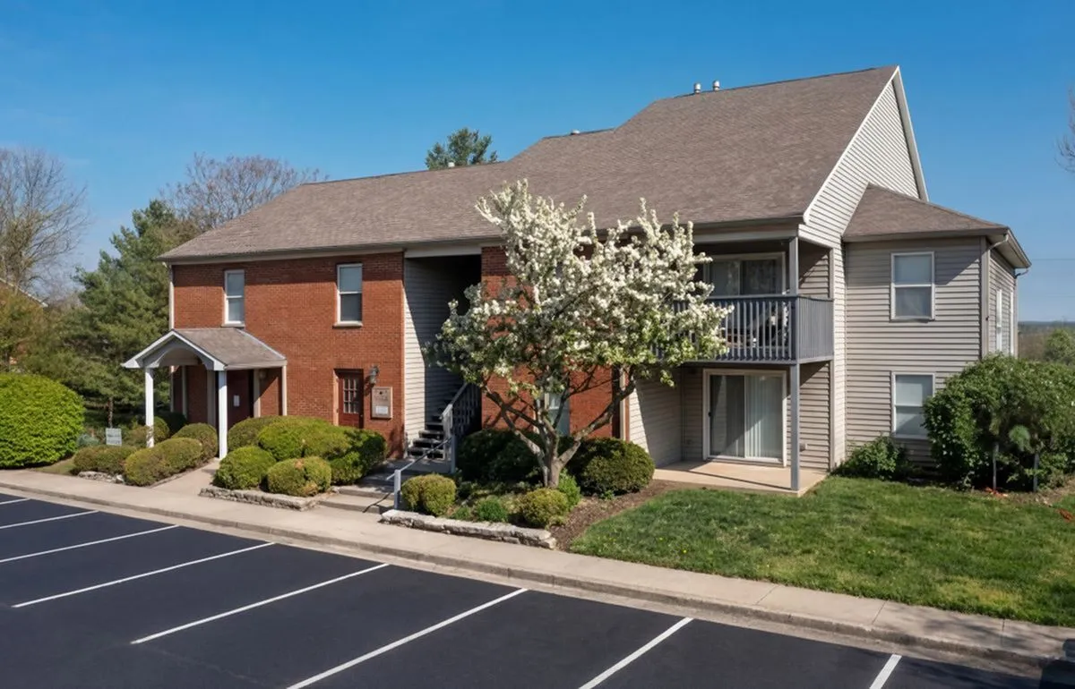 Crown Pointe Apartments